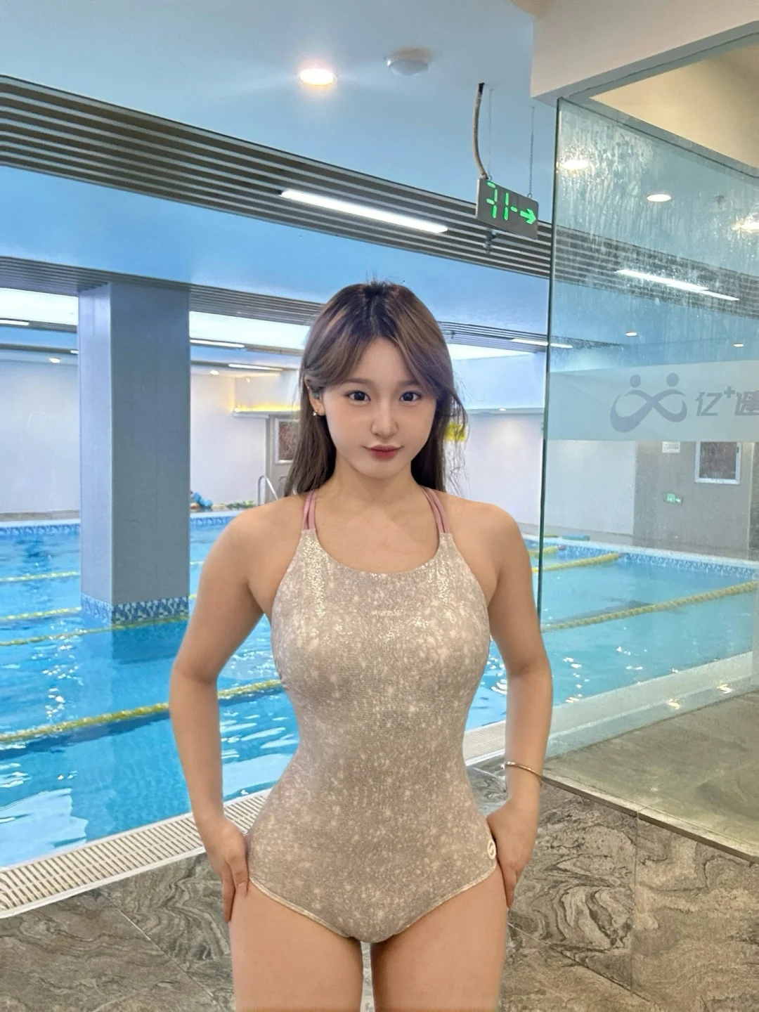 什么泳衣这么闪✨