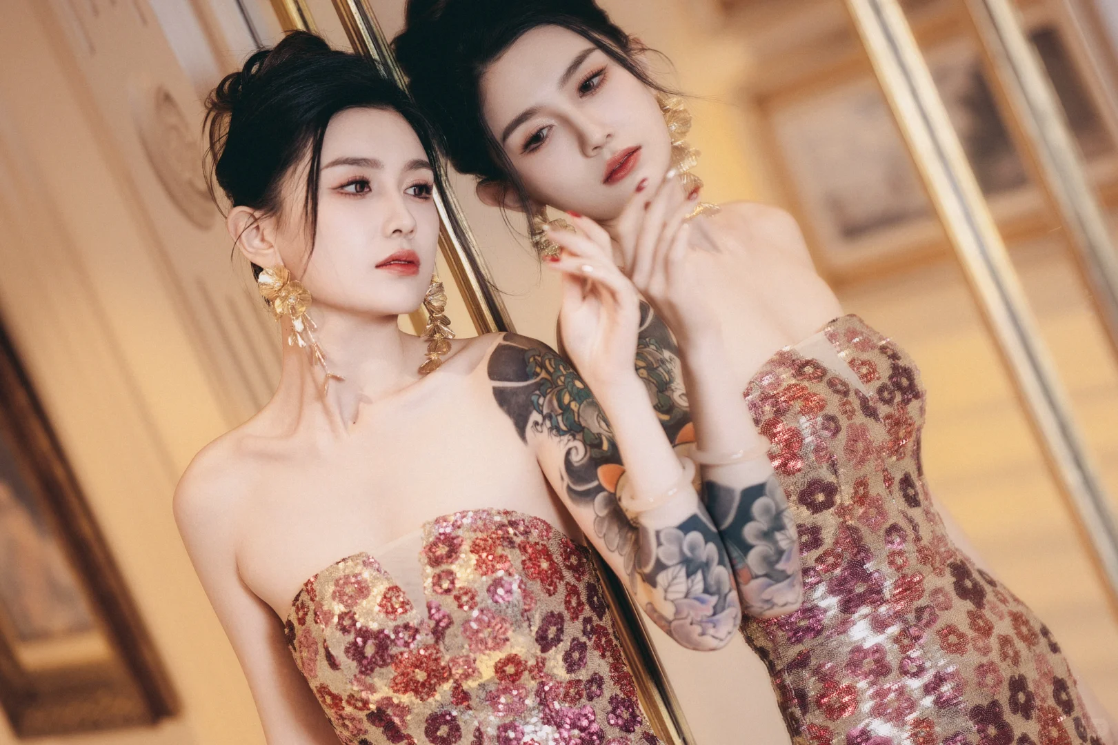 镜中的你
