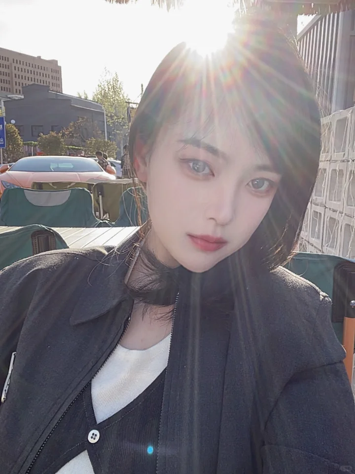 为什么都喜欢女大？女老大不行么？