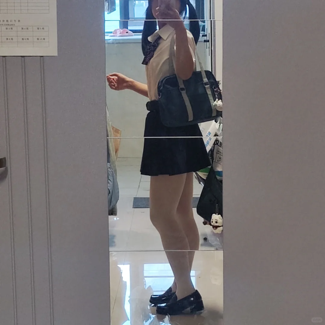 白丝袜是真的显腿粗
