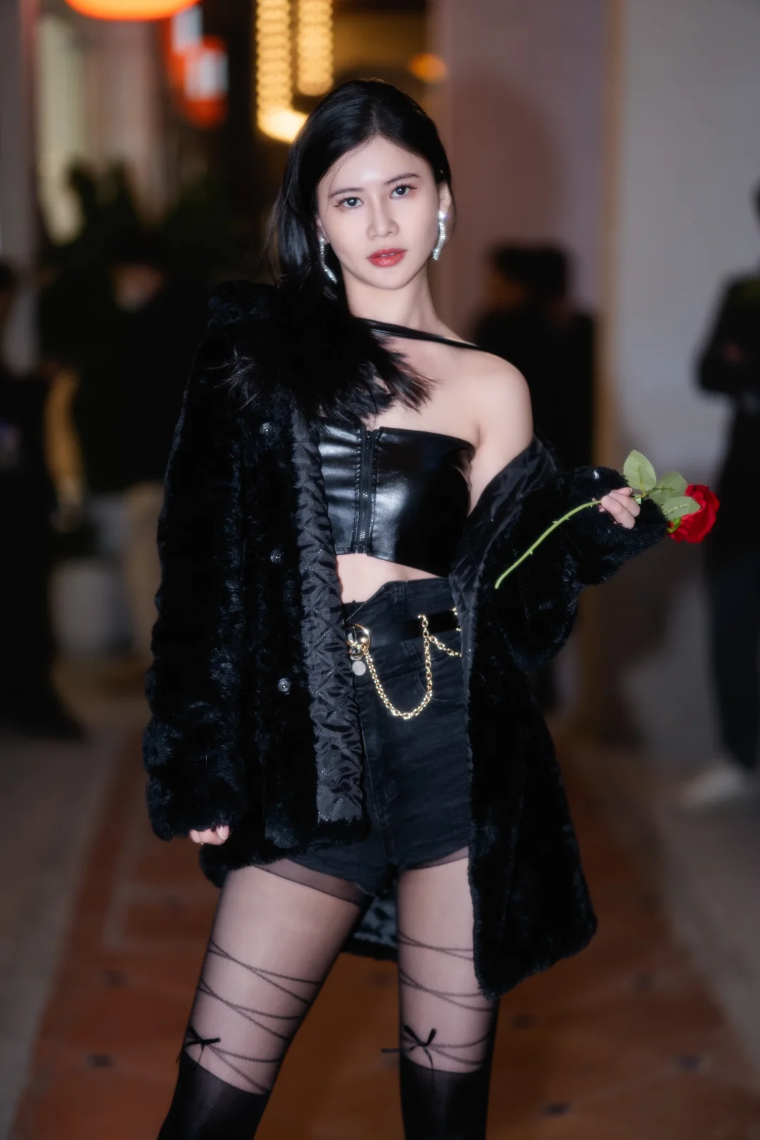 今天在记忆东莞拍了一组酷酷的辣妹风