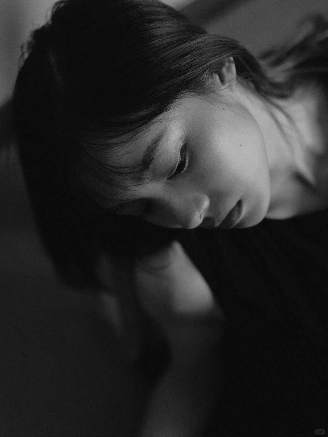 暗里着迷。