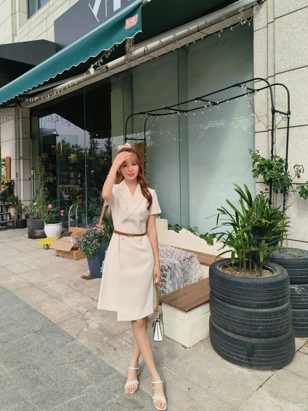 通勤约会两不误の白色战袍裙👗