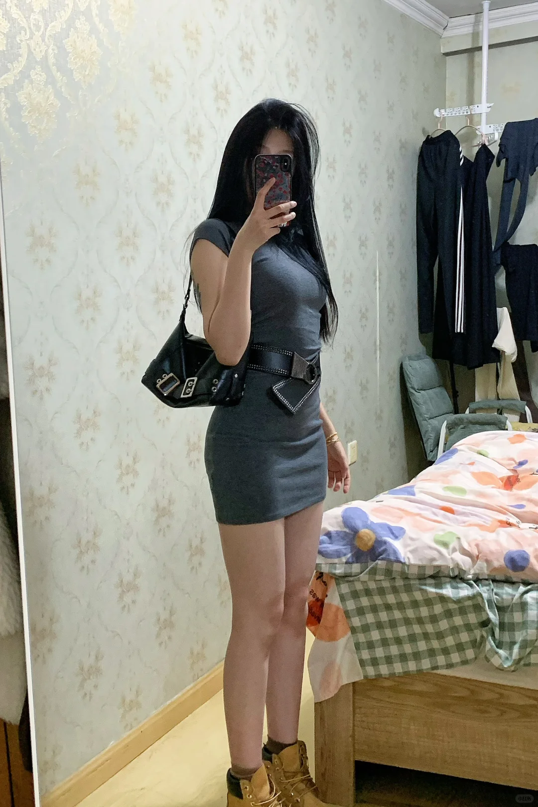 🐈 ᶻ 𝘇大黄靴还是要配包臀裙