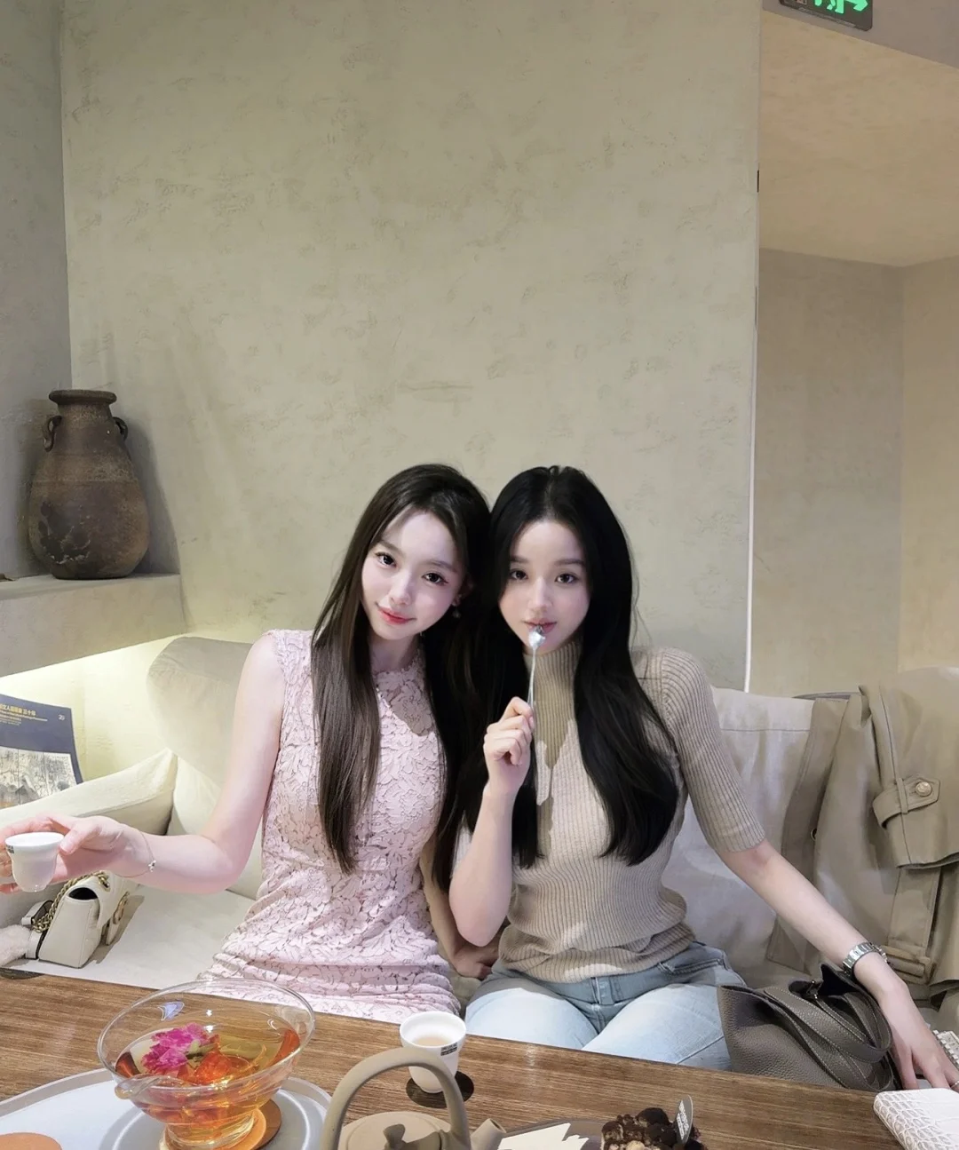 如你所见 美女会面