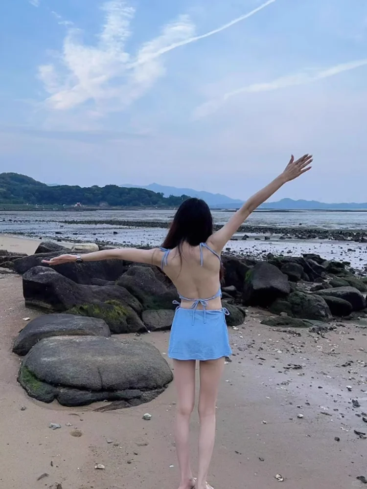 小胸姐妹的海边救星 | 浅蓝色比基尼