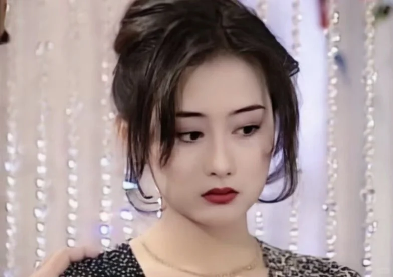 陈德容外在的清纯和性感，内在的美丽和优雅