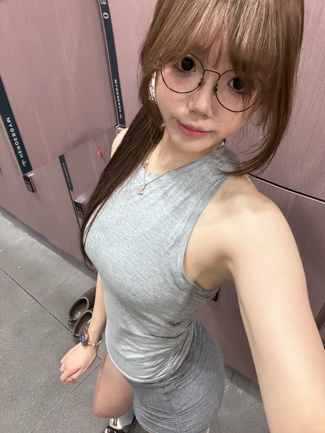 臀部训练?今日灰色系