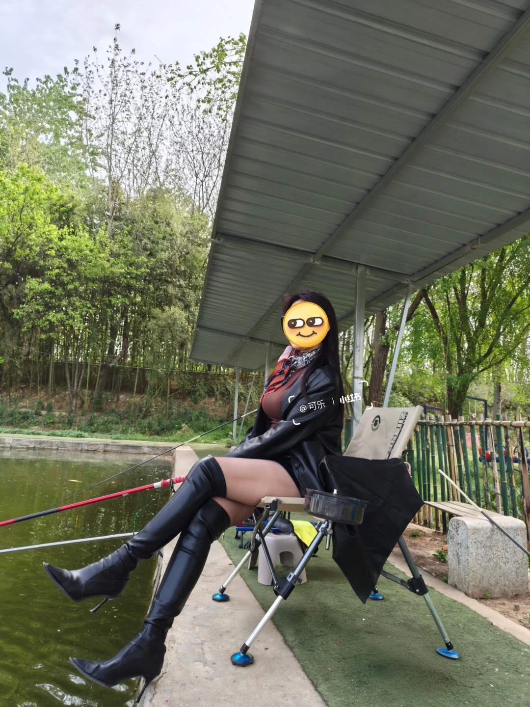 穿高跟靴➕小皮裙的路亚女钓手~