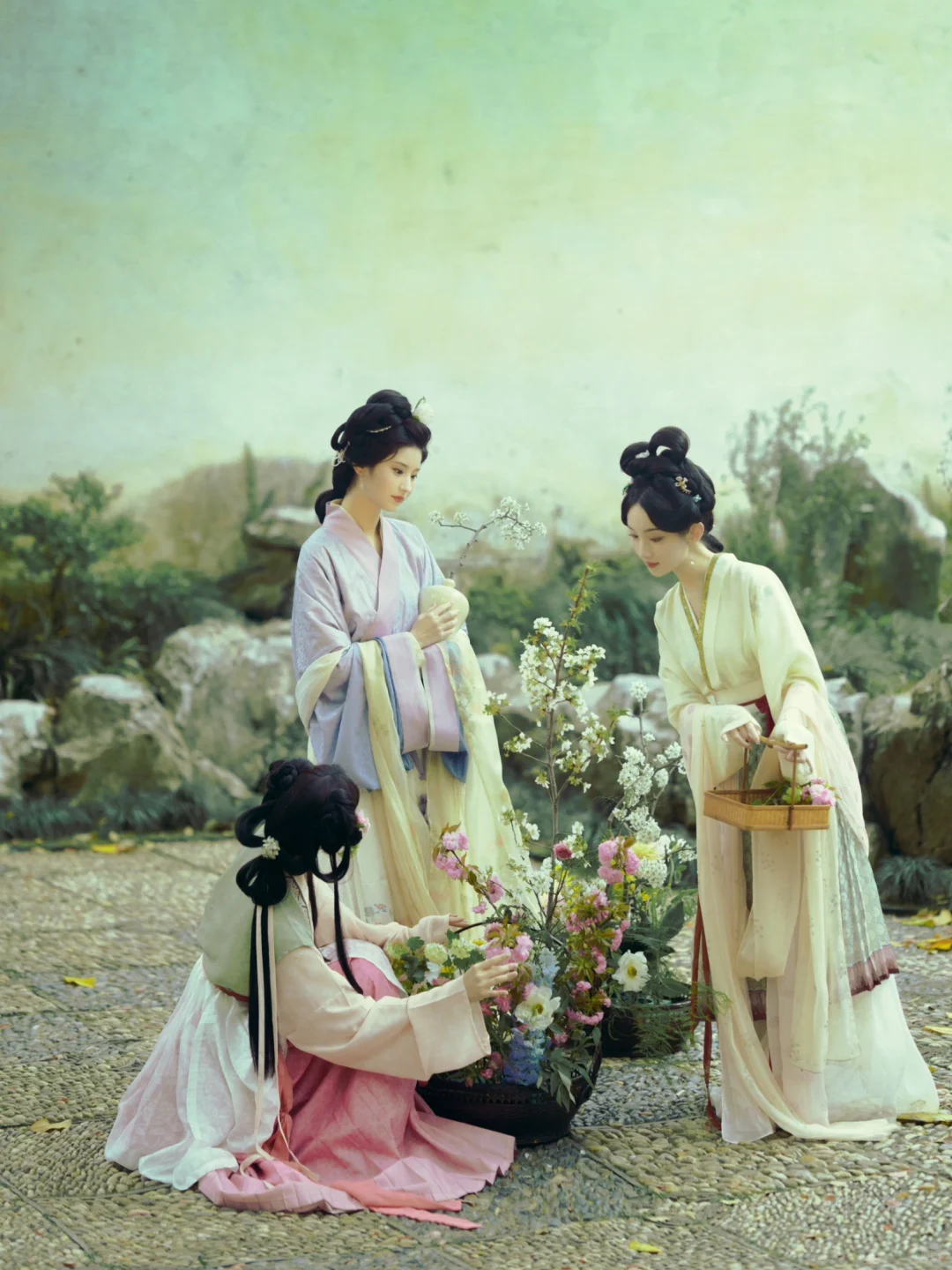 仕女图群像|卖花担上，买得一枝春欲放。