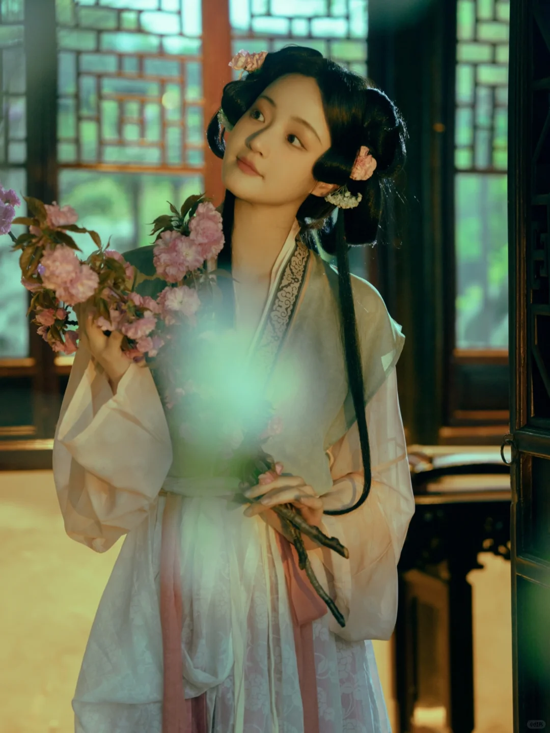 仕女图群像|卖花担上，买得一枝春欲放。