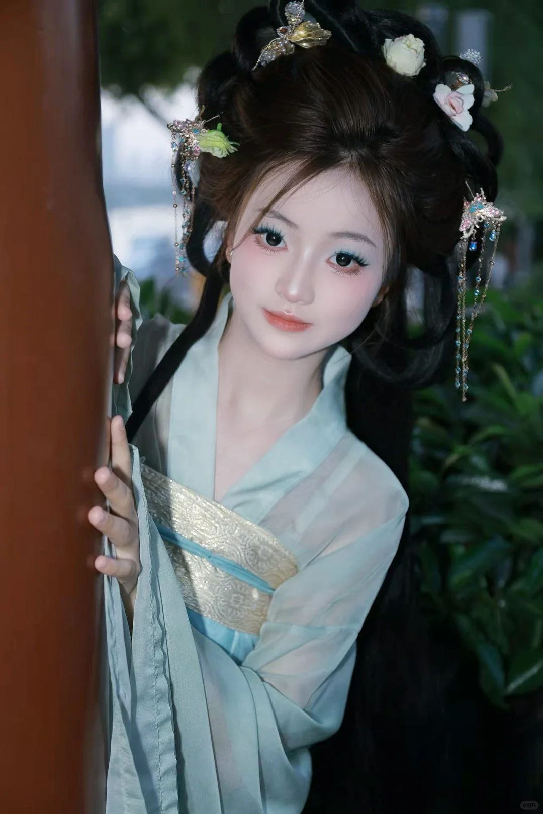 这种美只对她，放在脸上是画框
