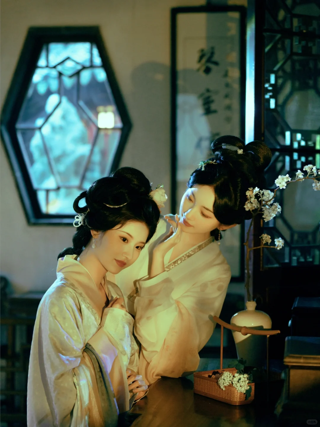 仕女图群像|卖花担上，买得一枝春欲放。