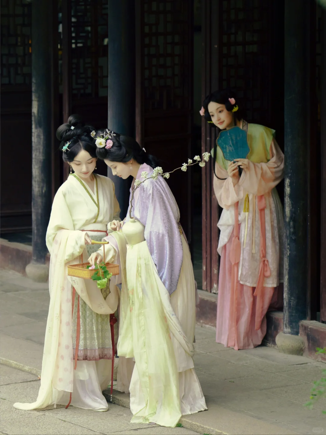 仕女图群像|卖花担上，买得一枝春欲放。