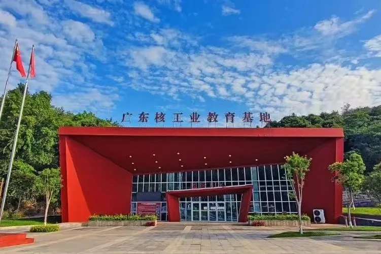5·19中国旅游日|正确的打开方式，当然是→