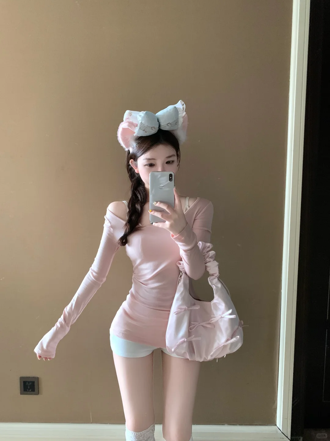 Kitty一下≽^•༚• ྀི≼