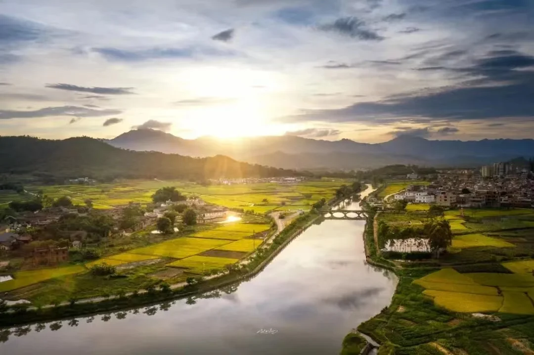 5·19中国旅游日|正确的打开方式，当然是→