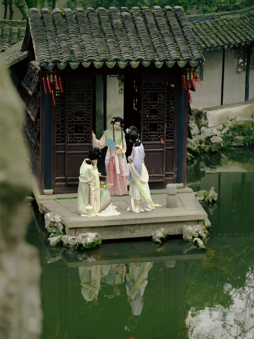 仕女图群像|卖花担上，买得一枝春欲放。