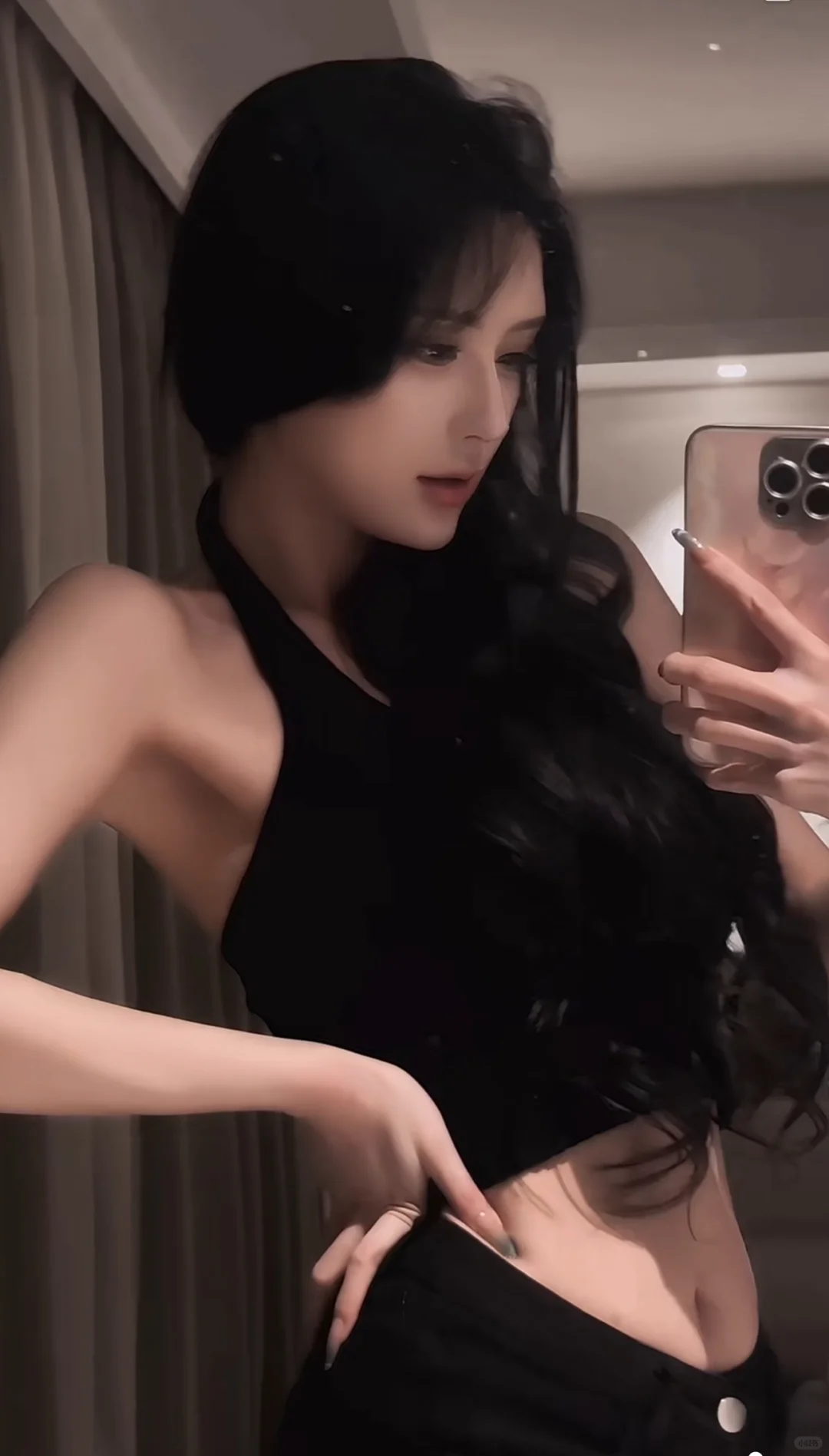 女大模特寻摄影师