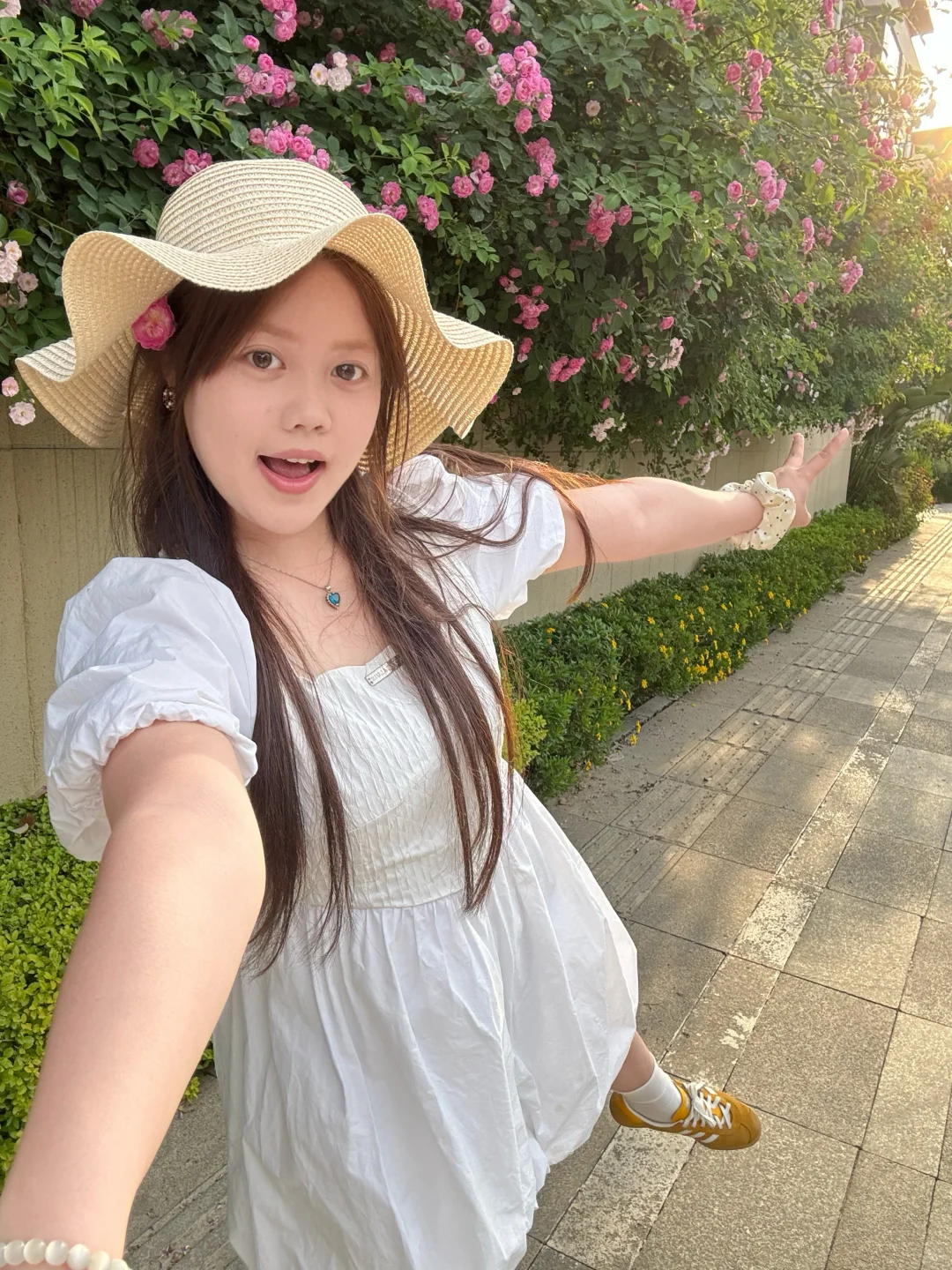 微胖女孩也能拍照好看