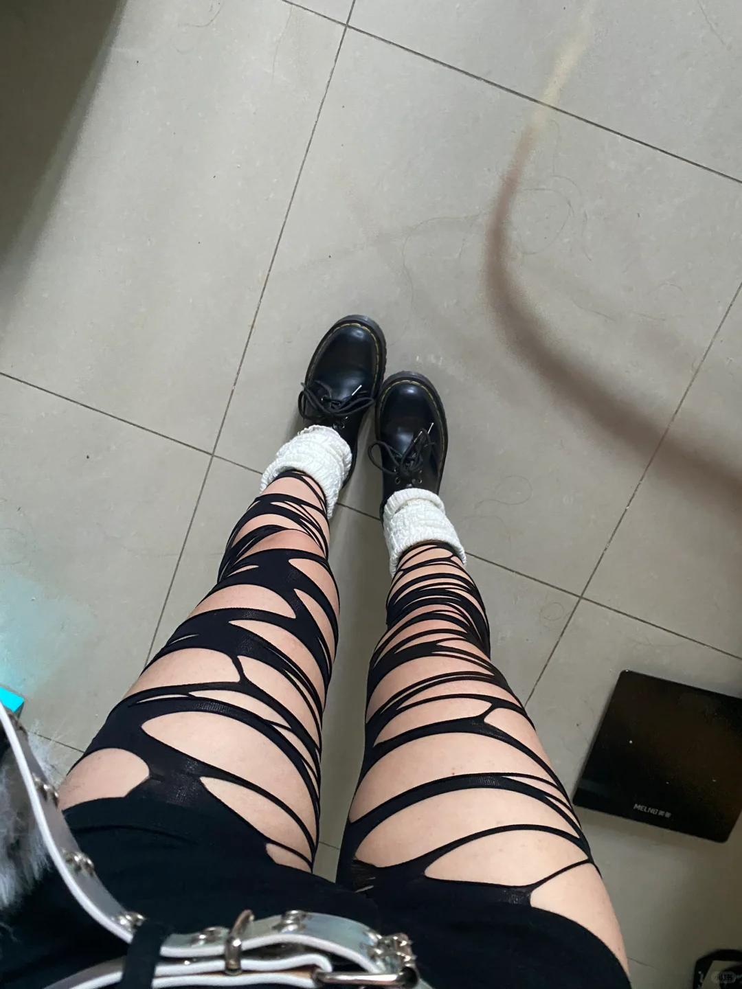 03女大丨蜜大腿 破洞手撕袜