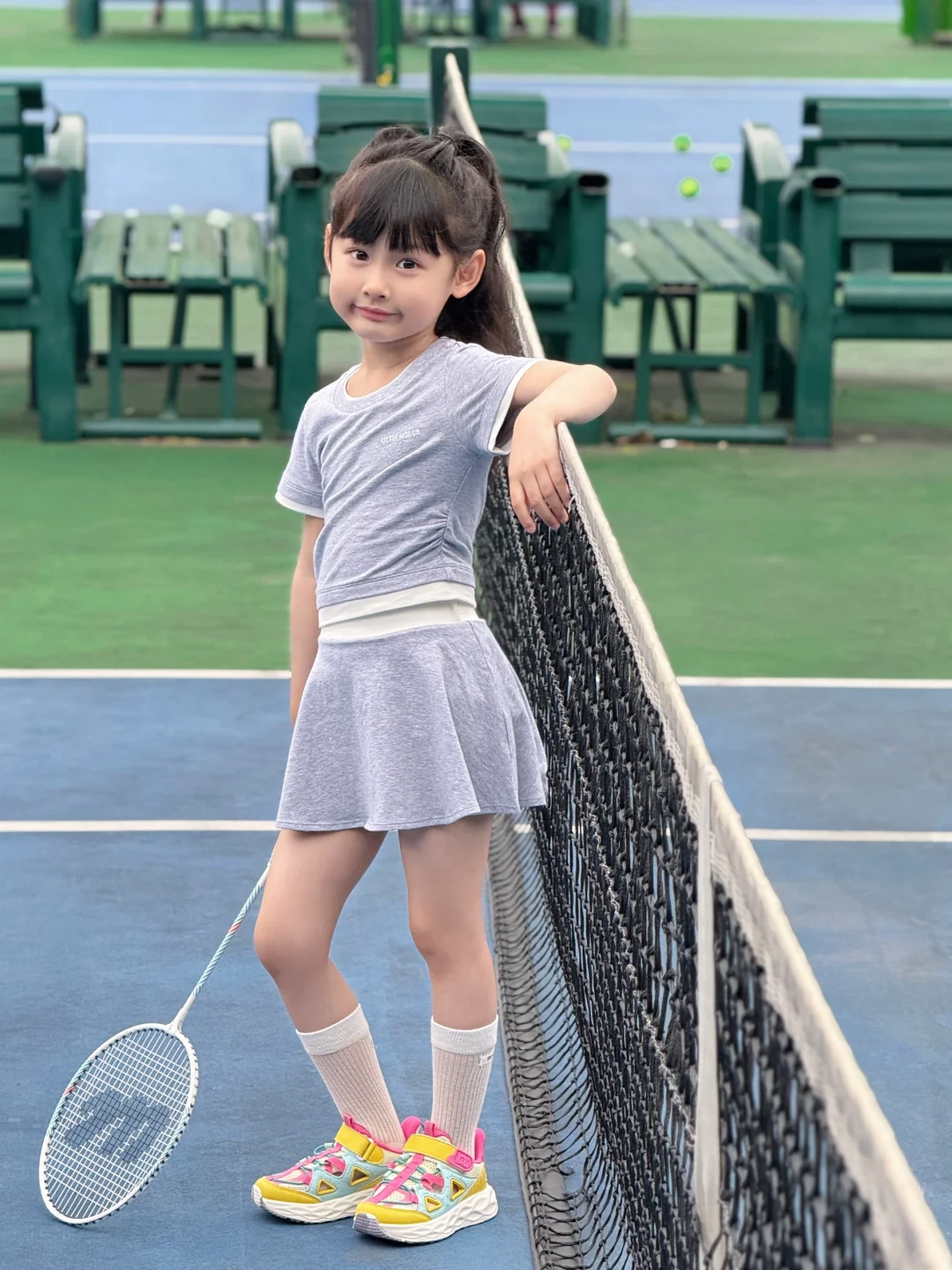 运动中的活力女孩👧