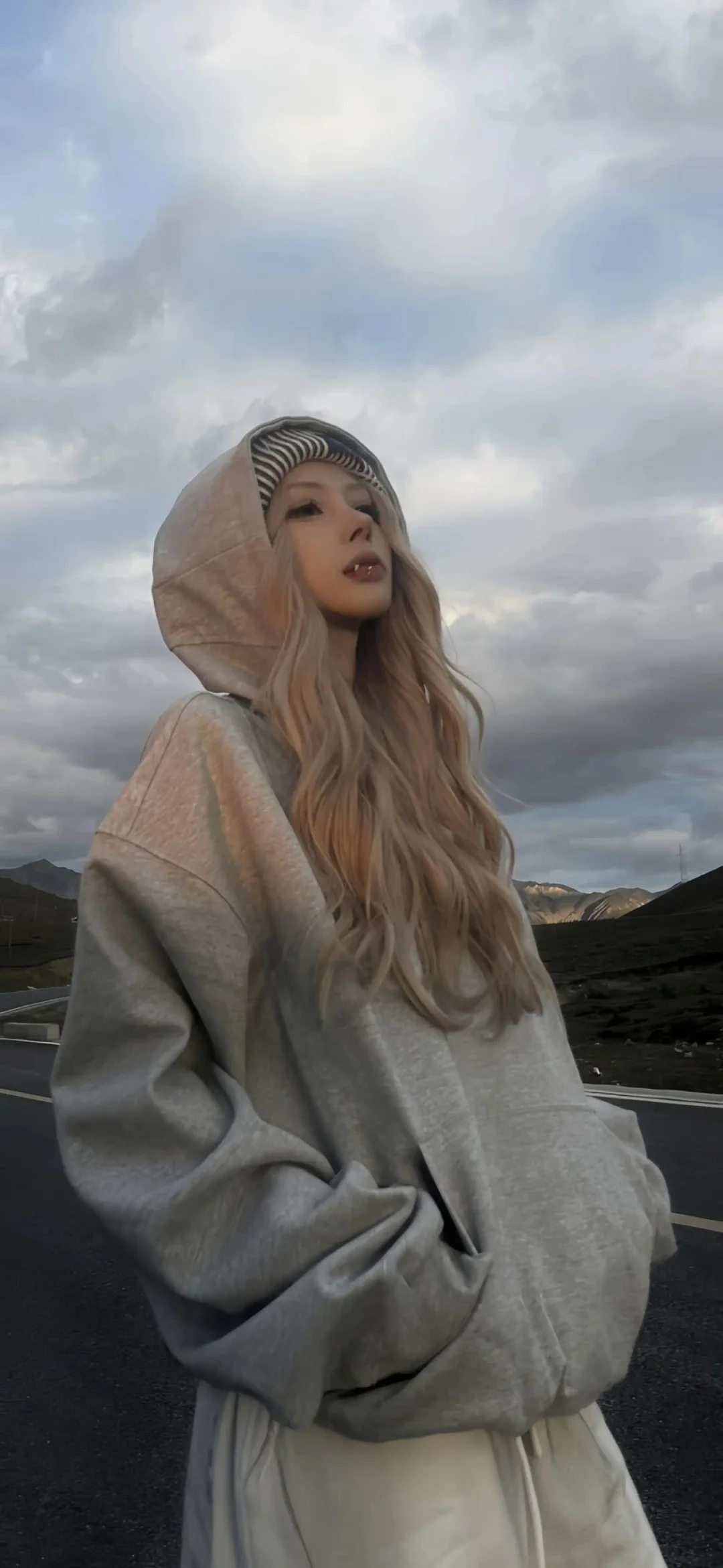 手机壁纸｜暗黑美女