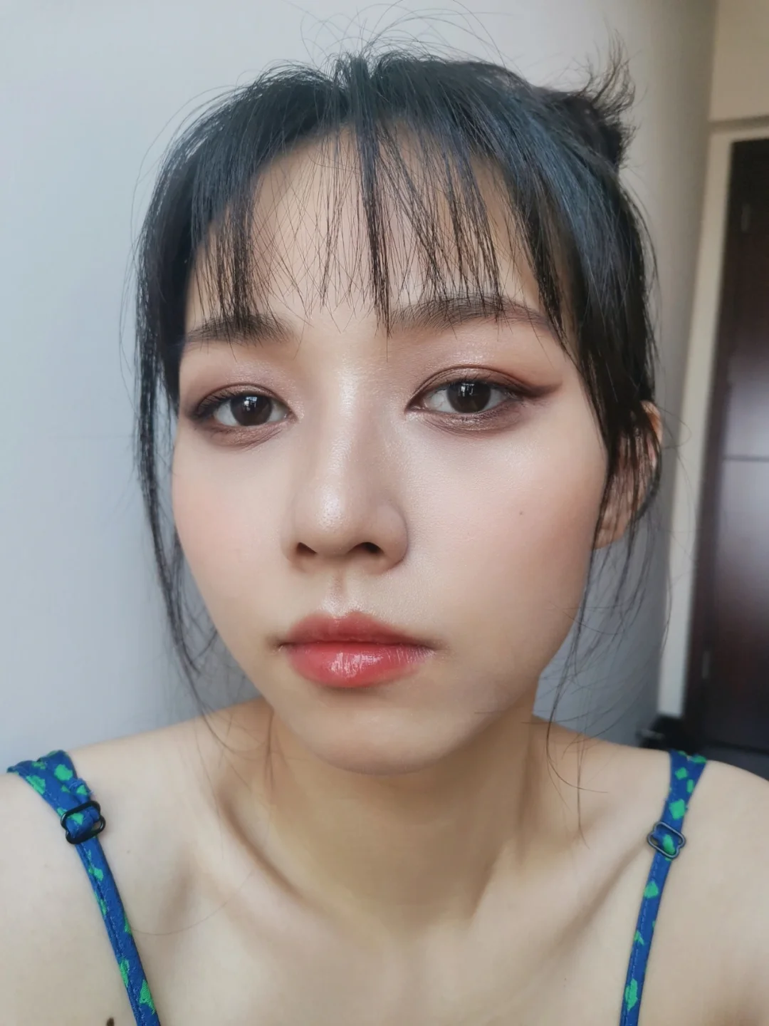 仿个baby嫩模妆～