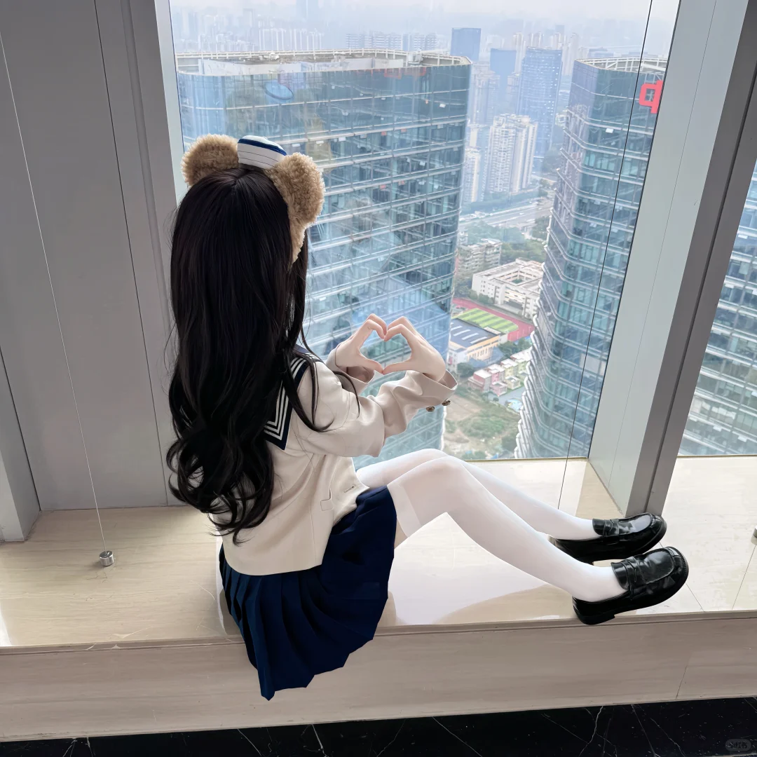 我开始迷信 相信你的掌纹里也有我的命运