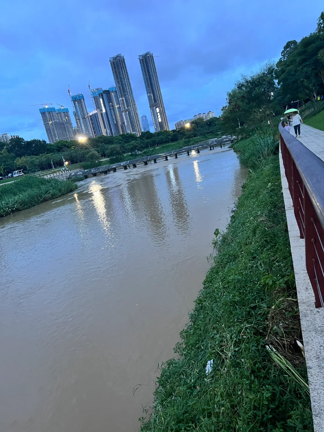 台风天～暴汗～‍♀️‍♀️