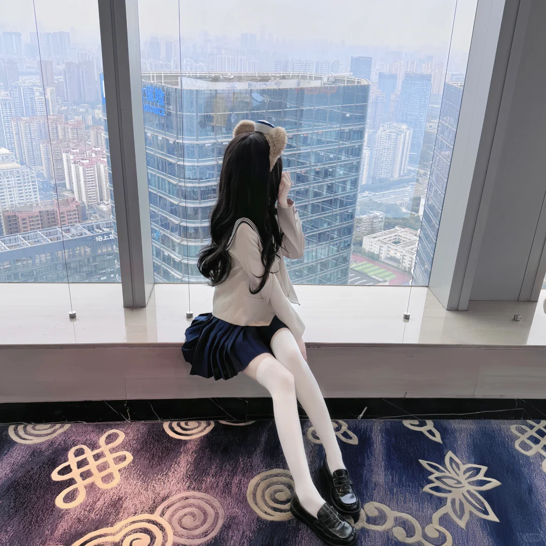 我开始迷信 相信你的掌纹里也有我的命运