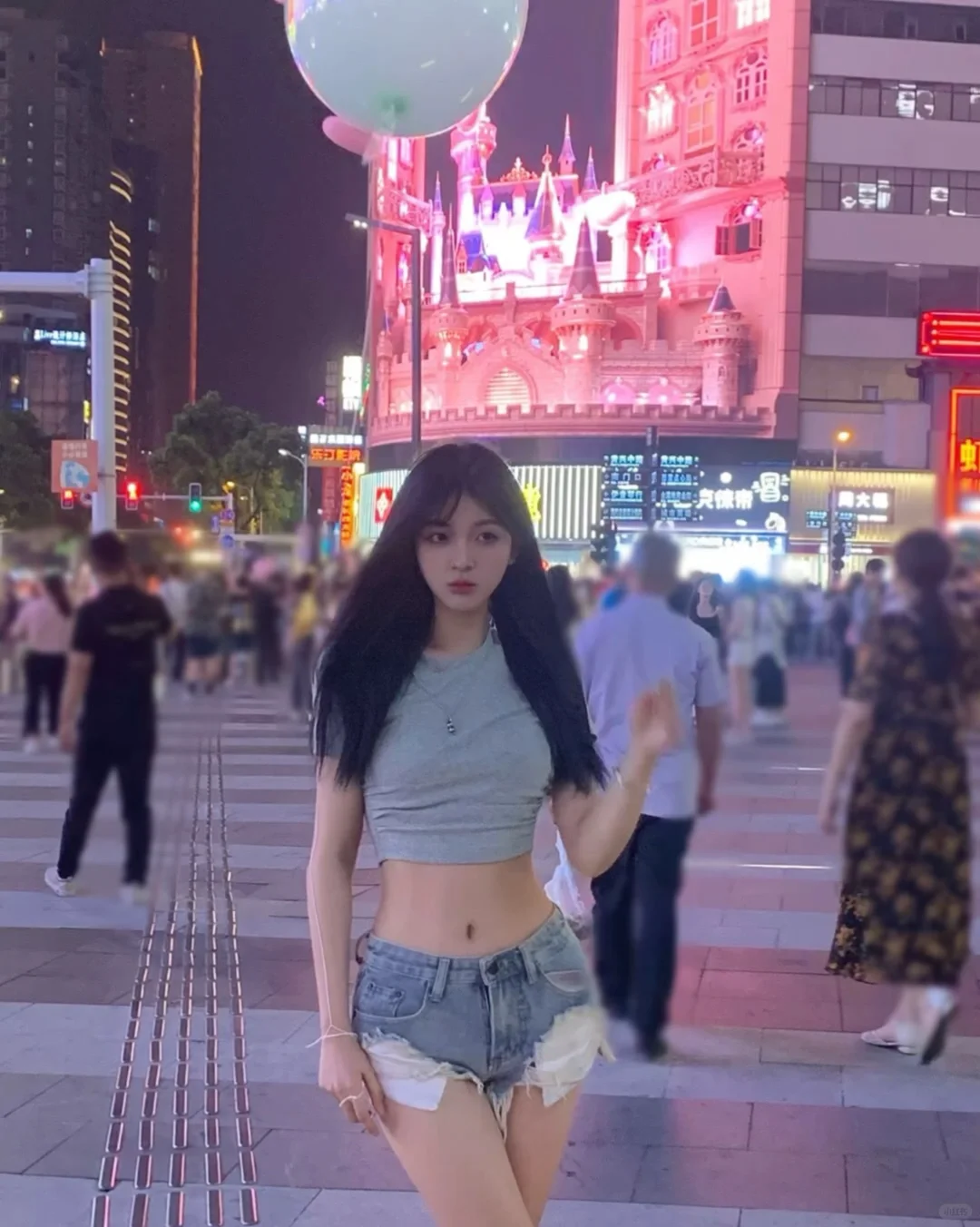 新人模特 大腿长 会跳舞💃 寻摄影师