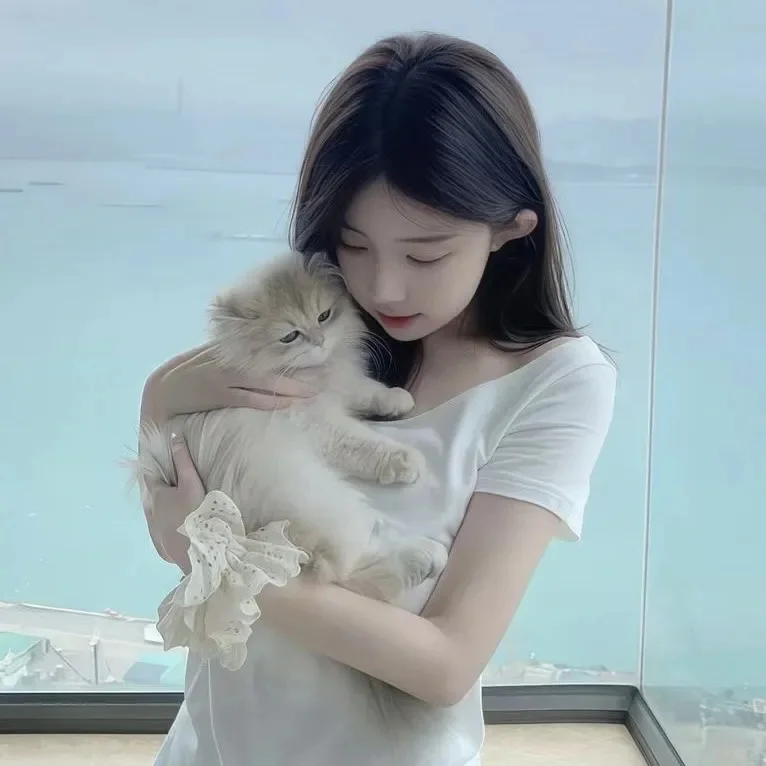 女头 就让今天阳光明媚 我们去拍照
