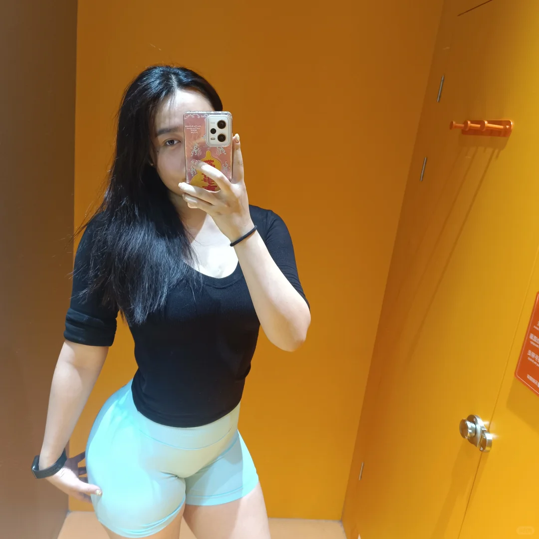 还能在哪买到这么便宜又显臀的瑜伽裤