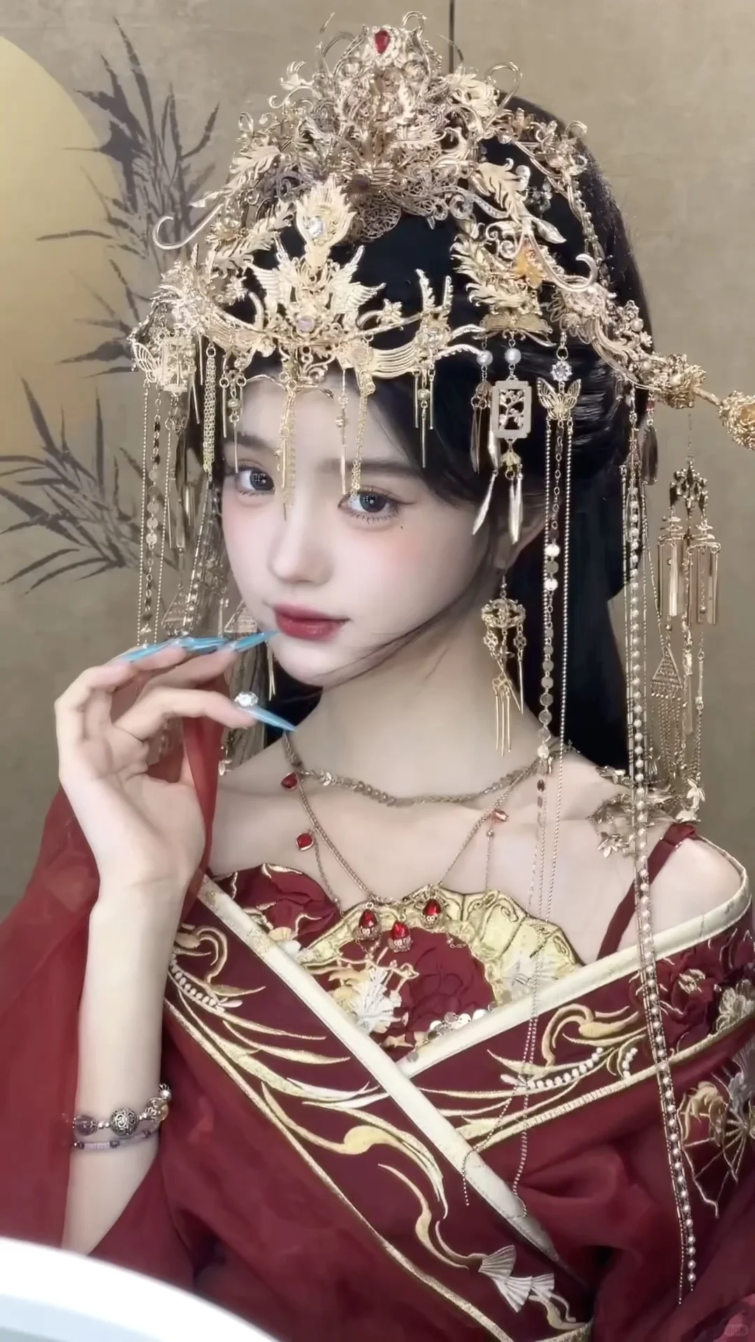 今天是大红色的王！爱惨了这个妆造