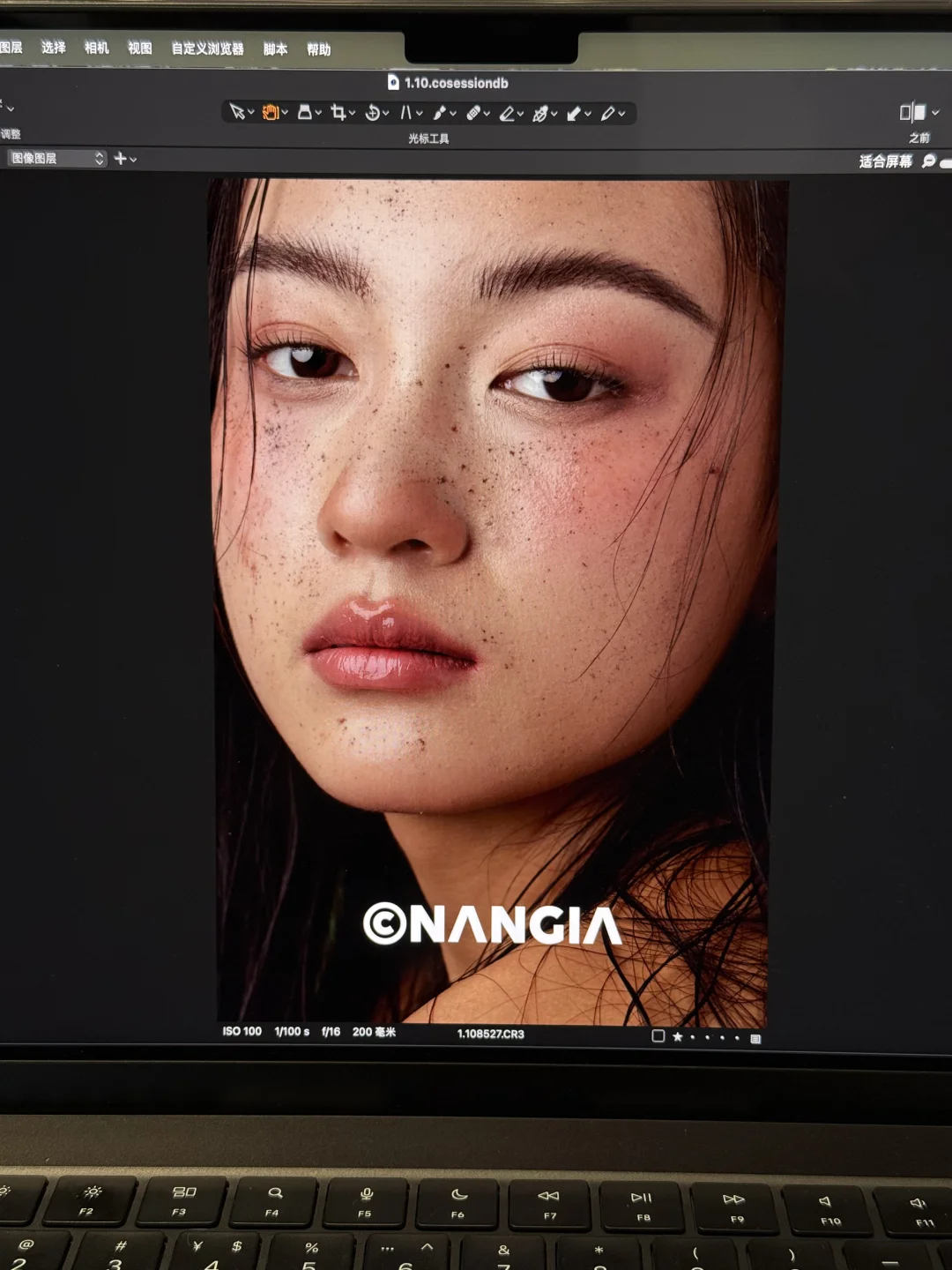 她好美，一种肆意生长的美