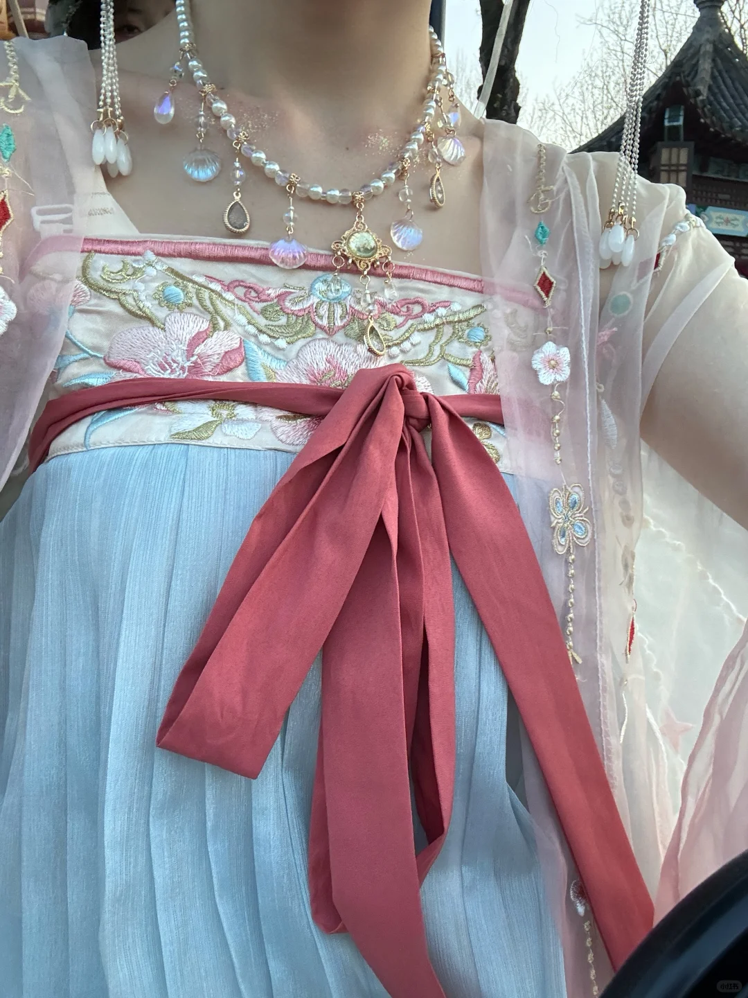 袅娜少女羞 岁月无忧愁