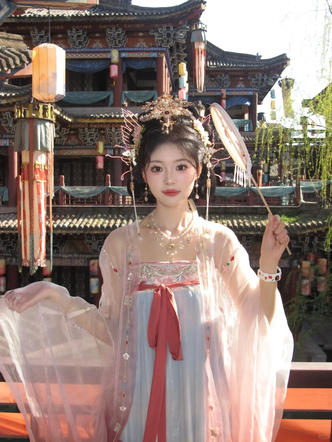 袅娜少女羞 岁月无忧愁