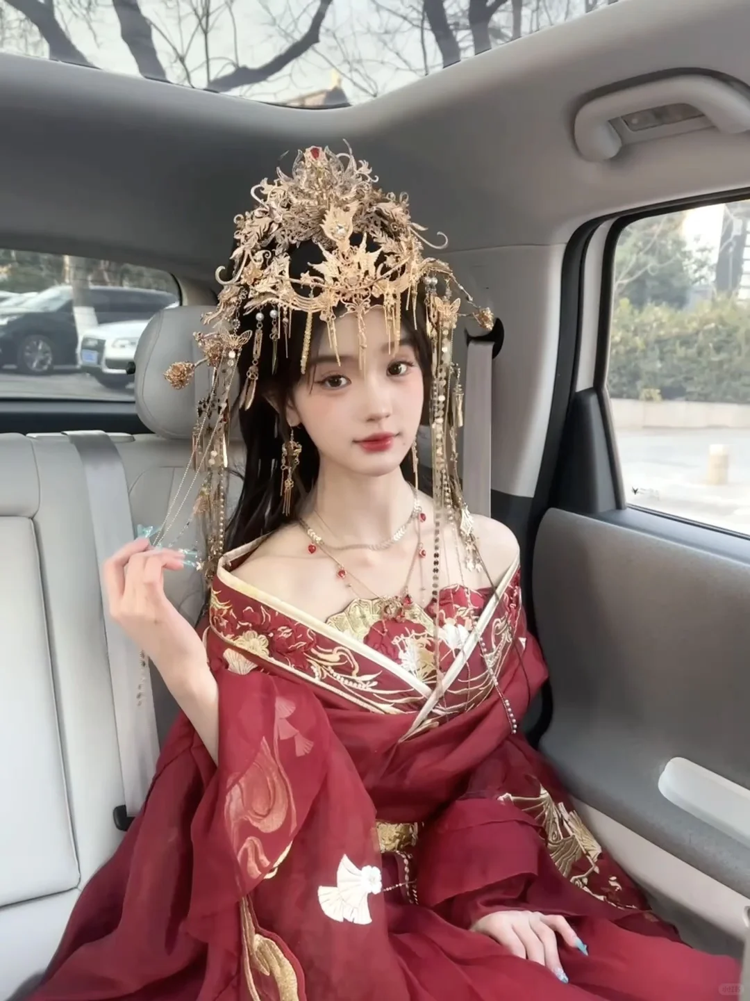 今天是大红色的王！爱惨了这个妆造