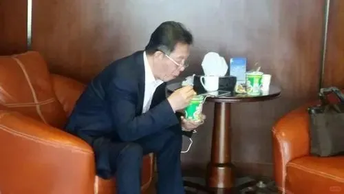 “中国卫生巾之父”去世：生前捐款超10亿