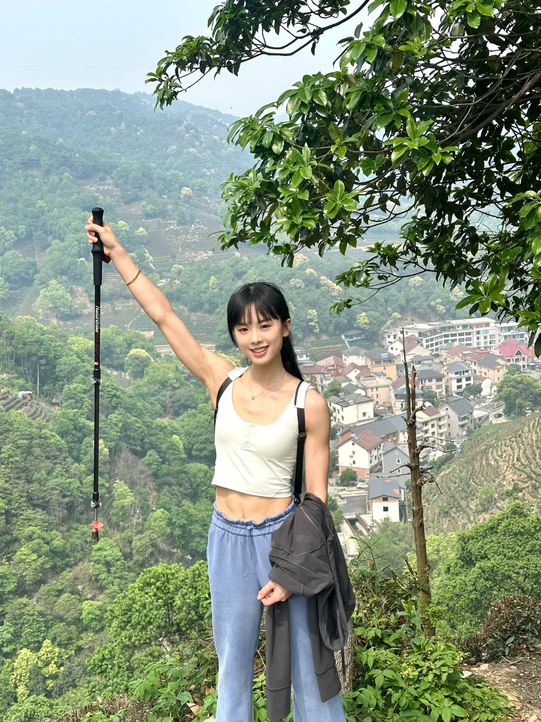 一些雌鹰们的装杯瞬间