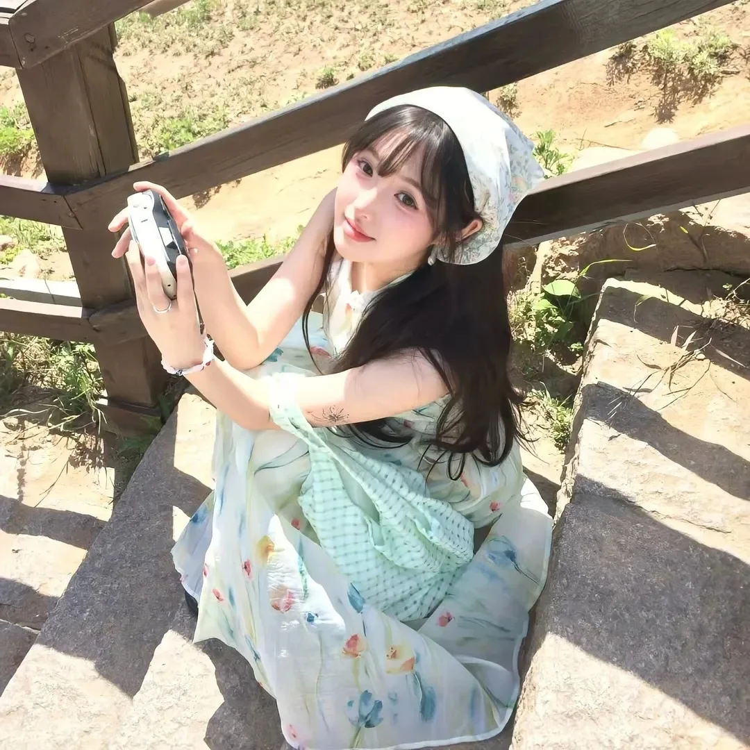女头 就让今天阳光明媚 我们去拍照