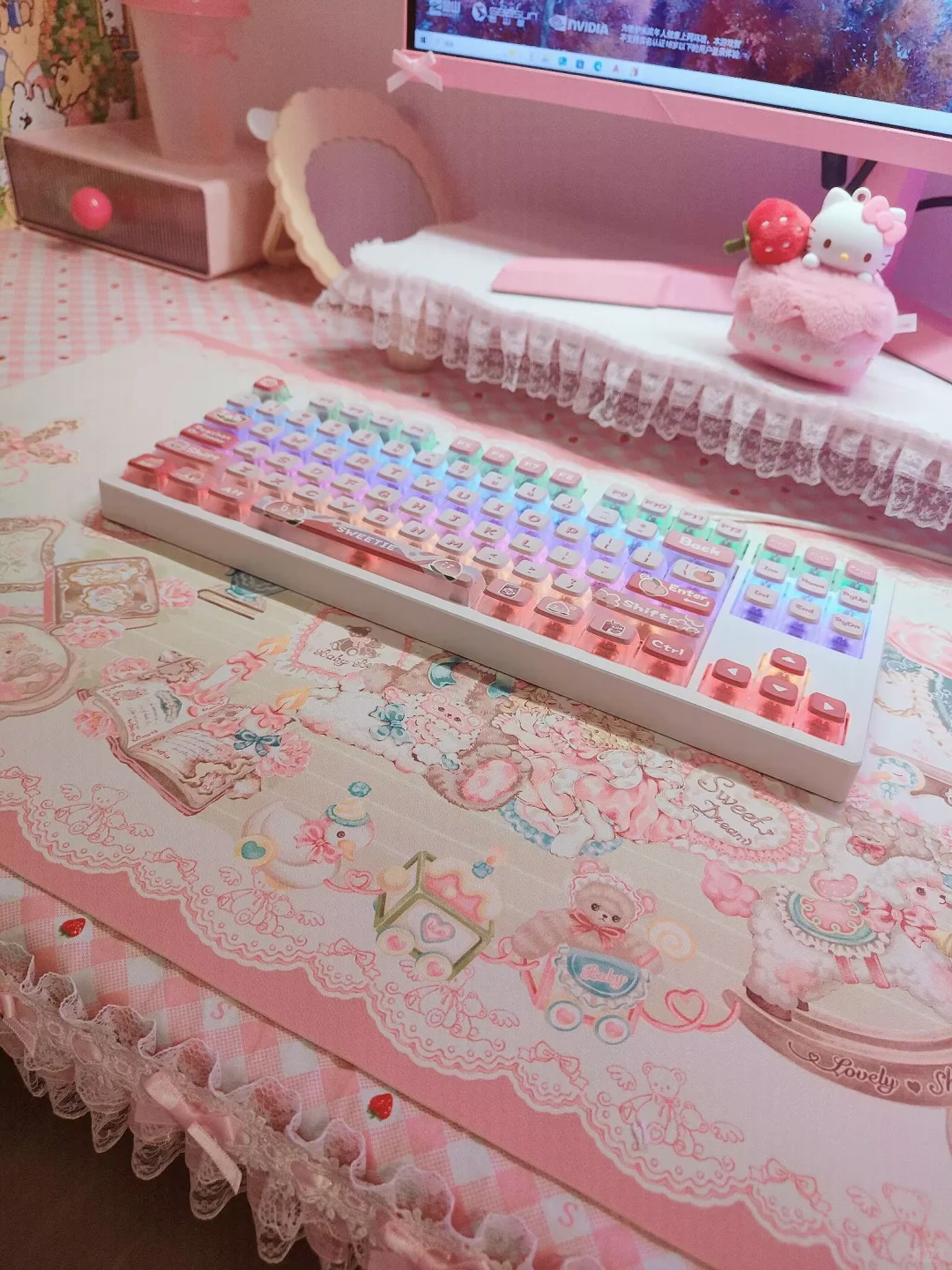 是草莓🍓粉蕾丝！