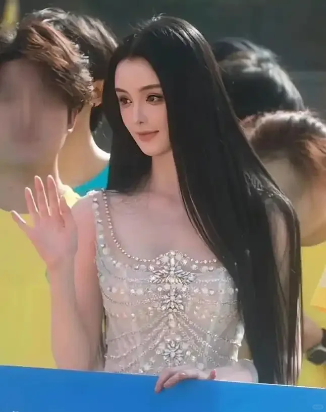 聋哑女大学生因美貌引争议，美院回应啦