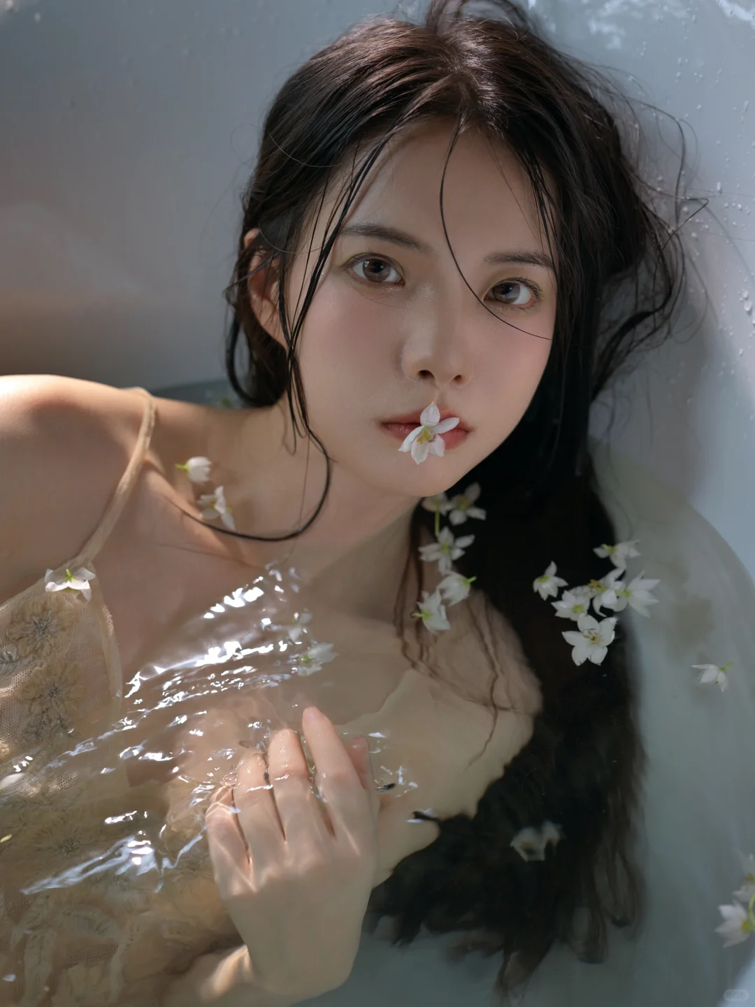 镜花水月，自在沉溺