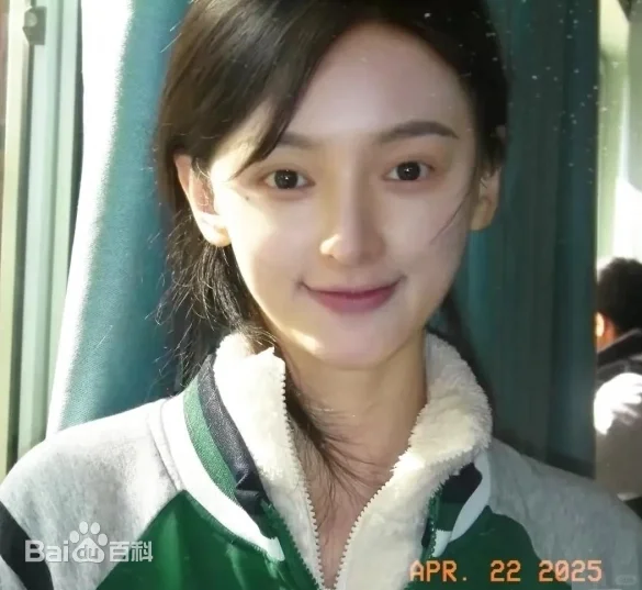 聋哑女大学生因美貌引争议，美院回应啦👀