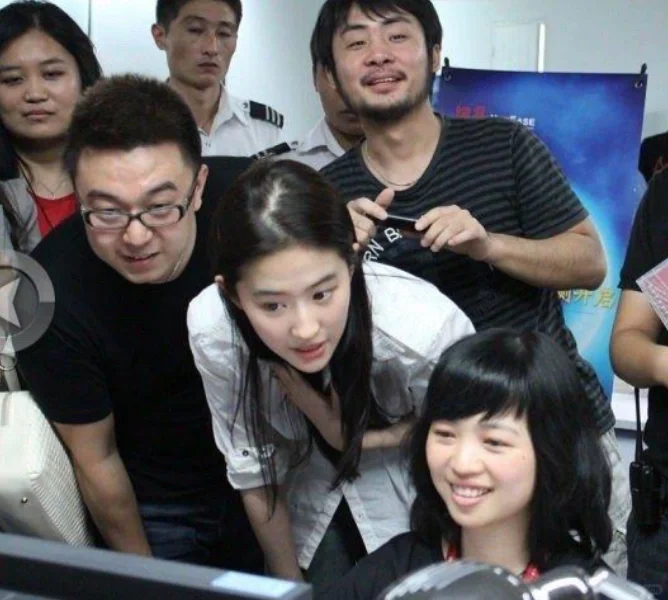 当公司来了一位很漂亮的同事