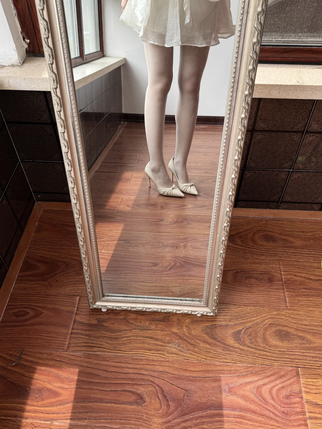 开启测评~ 薄荷绿丝袜穿上像自带冷调滤镜