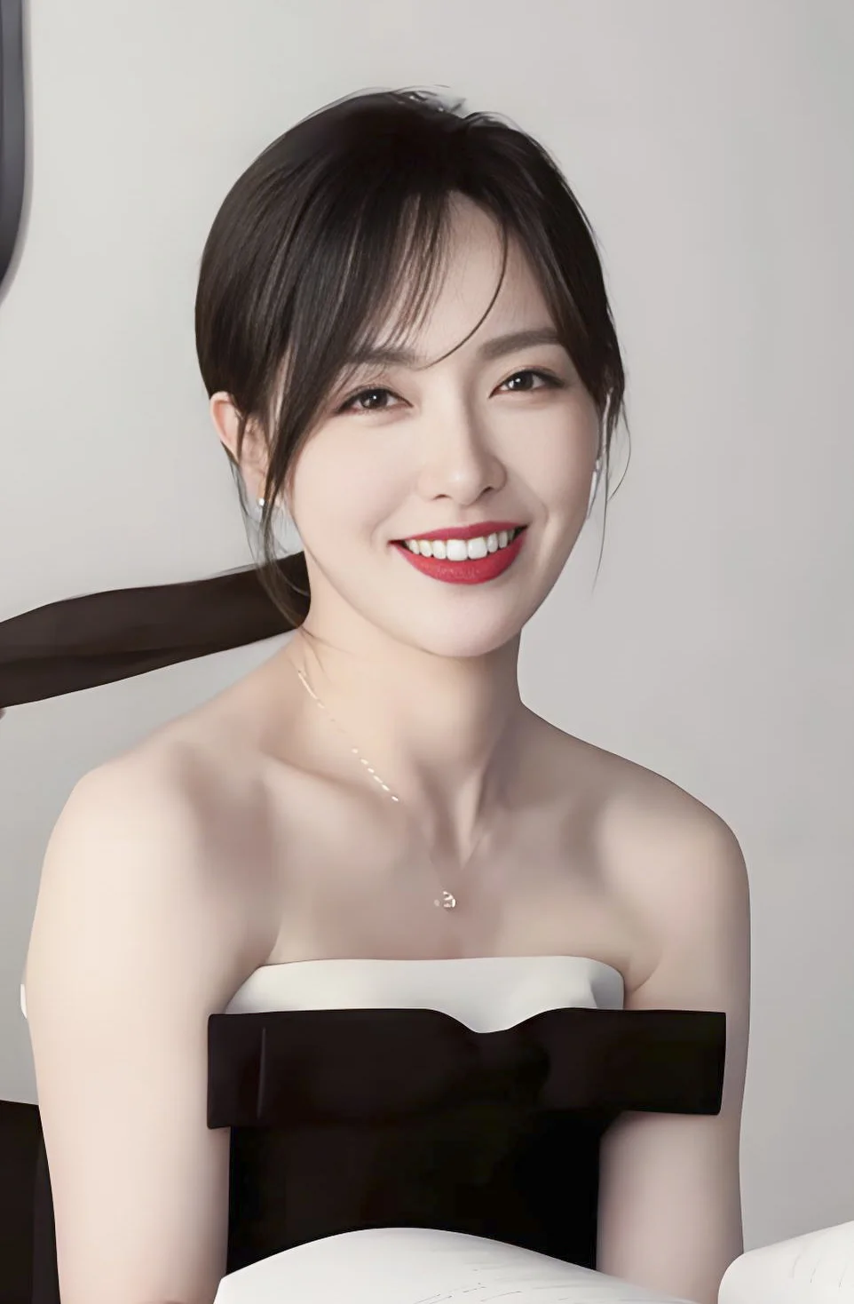 唐嫣是甜美与优雅兼具的美女类型