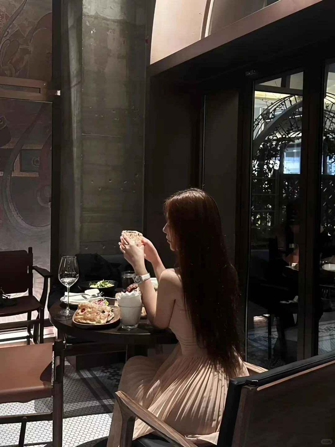 在和大哥相处当中要减少自己的讨好感